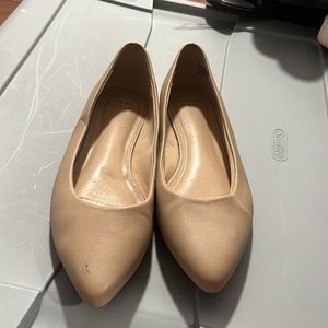 Nude pointed ballet flats